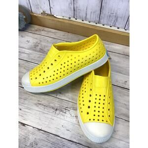 Native Jefferson Big Kids Girls Yellow Slip on Water Shoes